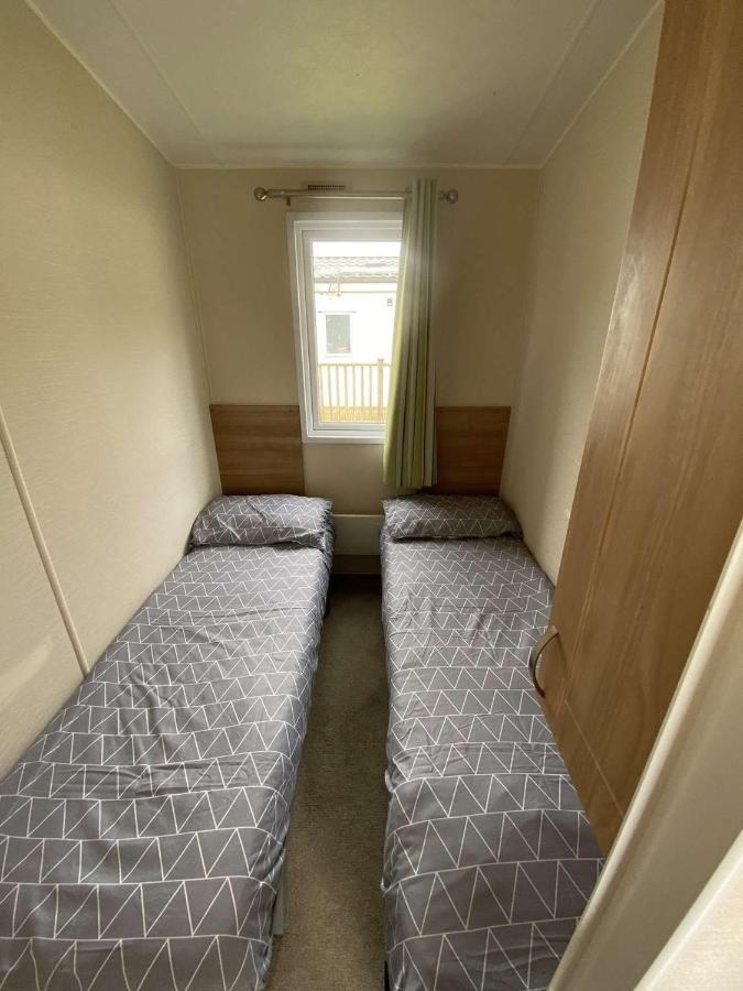 Impeccable 3 Bedroom Lodge Pet Friendly Нортхемптон Экстерьер фото