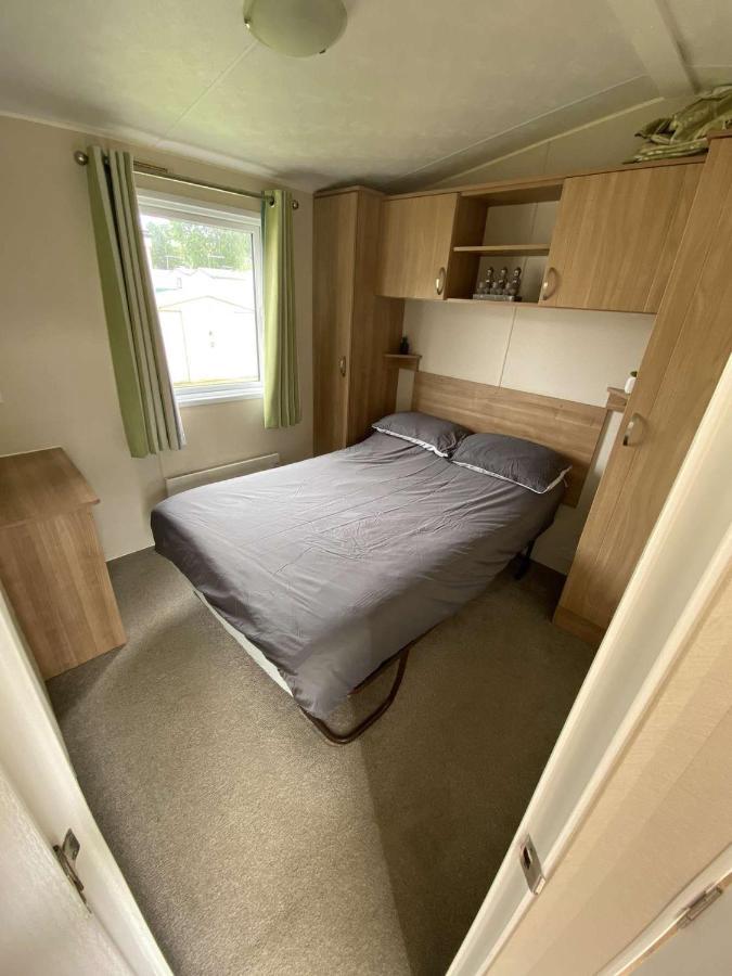 Impeccable 3 Bedroom Lodge Pet Friendly Нортхемптон Экстерьер фото